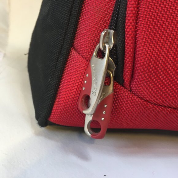 Samboro Red Black Travel Luggage Bag Carry On Zipper Strap New Condition - Picture 3 of 15